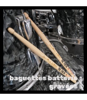 Drums sticks gravure avec nom du groupe de musique