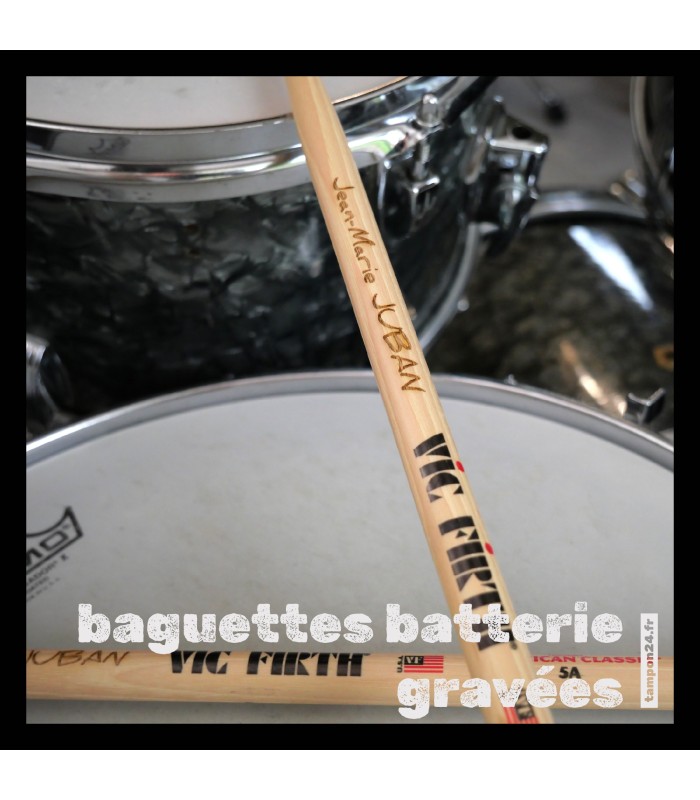 Idée de cadeau pour un batteur : des baguettes de batterie customisées