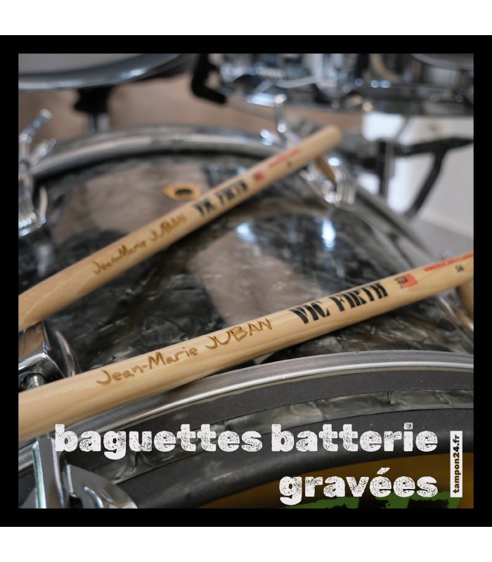 Design perso gravé sur baguettes de drummer